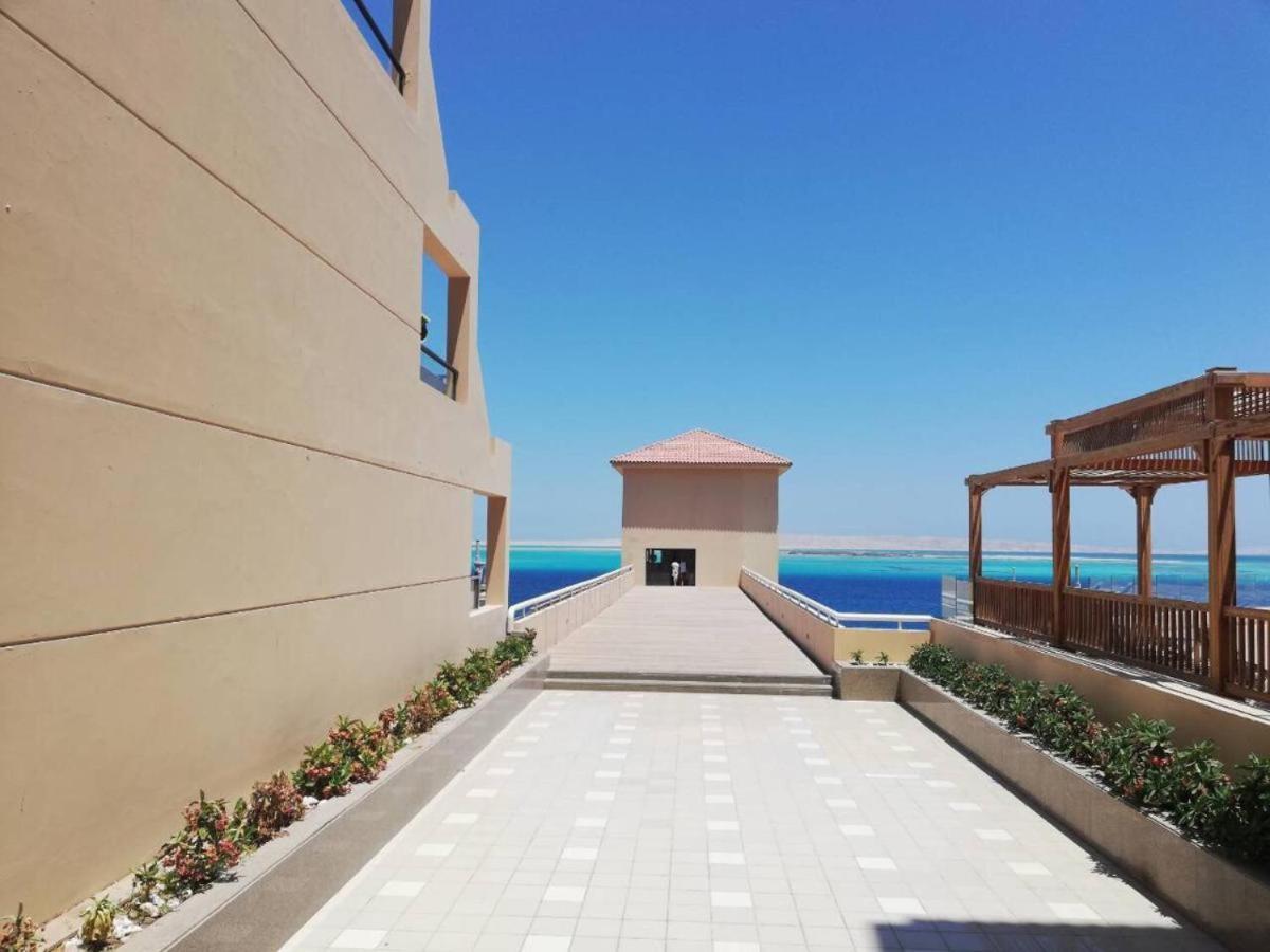 Apartament By The